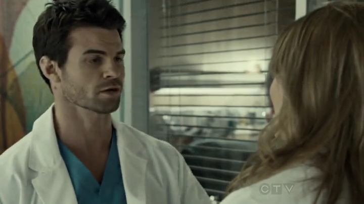 VampireDiariesWorld-dot-org_SavingHope2x01-1365.jpg