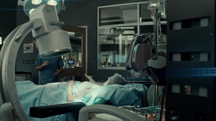 VampireDiariesWorld-dot-org_SavingHope2x01-1464.jpg