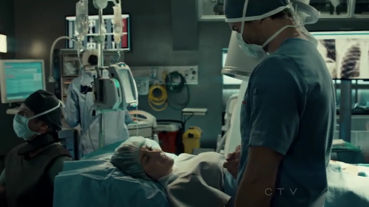 VampireDiariesWorld-dot-org_SavingHope2x01-1520.jpg