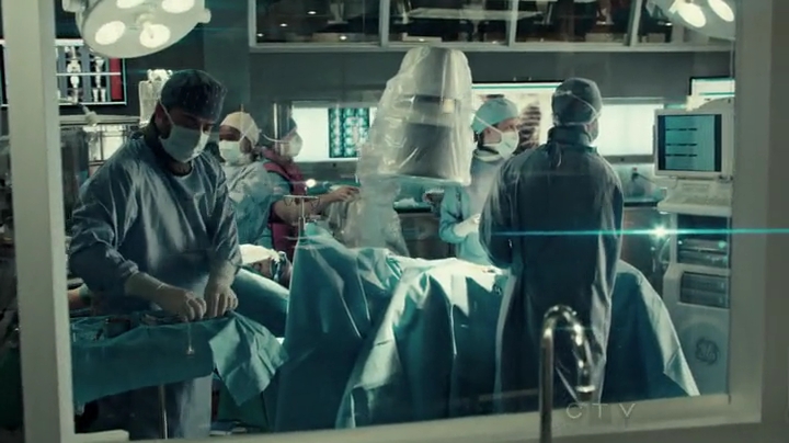 VampireDiariesWorld-dot-org_SavingHope2x01-1908.jpg