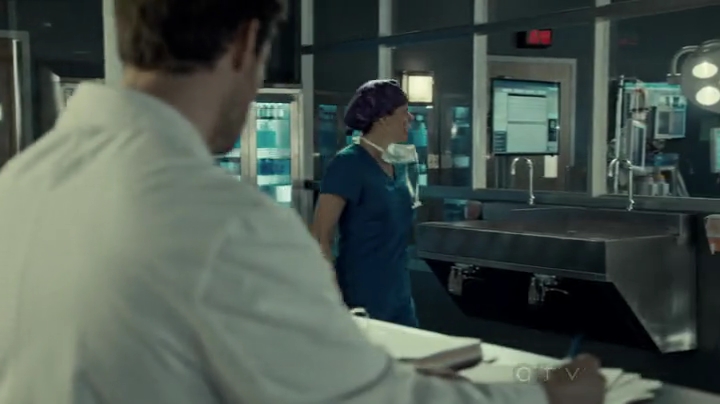 VampireDiariesWorld-dot-org_SavingHope2x01-2159.jpg