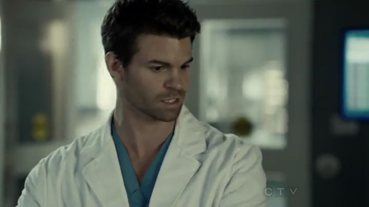 VampireDiariesWorld-dot-org_SavingHope2x01-2173.jpg