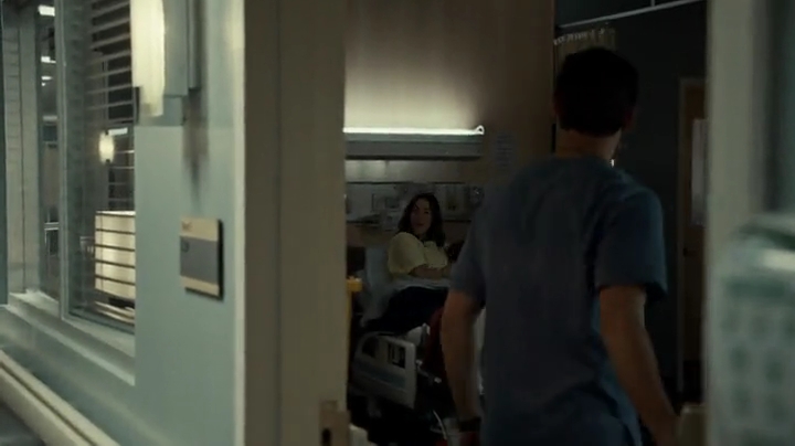 VampireDiariesWorld-dot-org_SavingHope2x01-2249.jpg