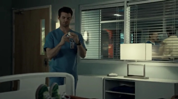 VampireDiariesWorld-dot-org_SavingHope2x01-2251.jpg