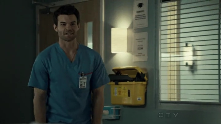 VampireDiariesWorld-dot-org_SavingHope2x01-2263.jpg