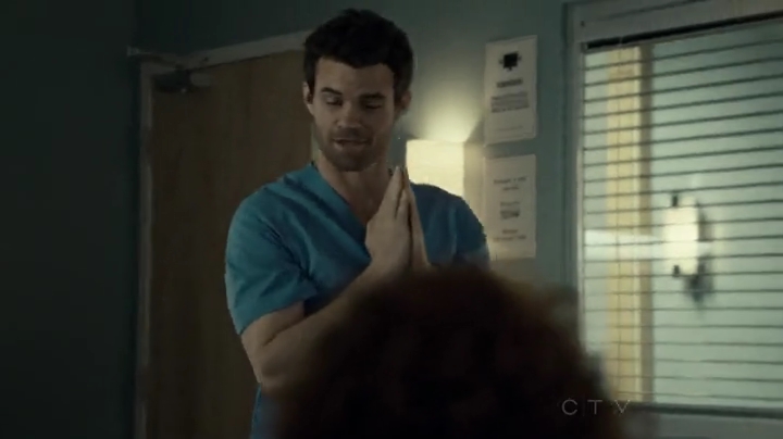 VampireDiariesWorld-dot-org_SavingHope2x01-2277.jpg