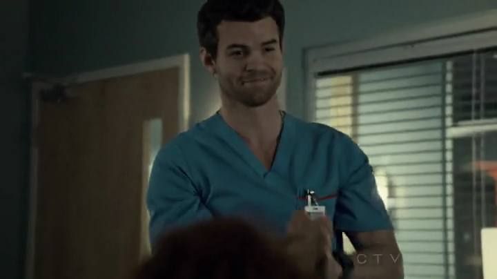 VampireDiariesWorld-dot-org_SavingHope2x01-2278.jpg