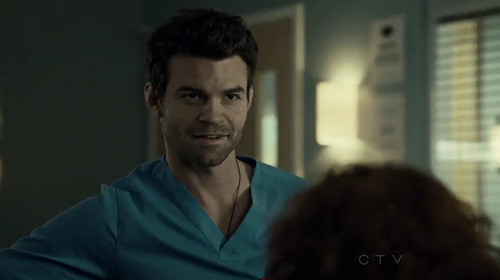 VampireDiariesWorld-dot-org_SavingHope2x01-2285.jpg