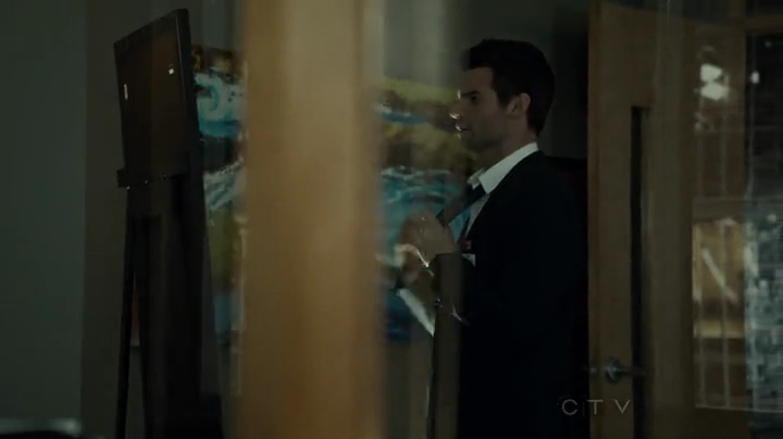 VampireDiariesWorld-dot-org_SavingHope2x01-2415.jpg