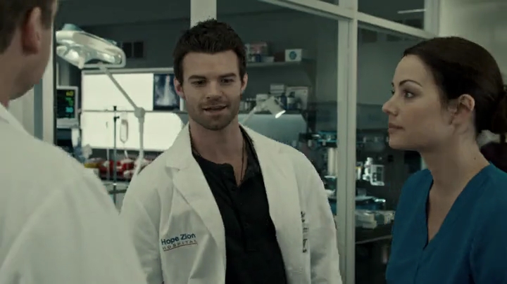 VampireDiariesWorld-dot-org_SavingHope2x01-0321.jpg