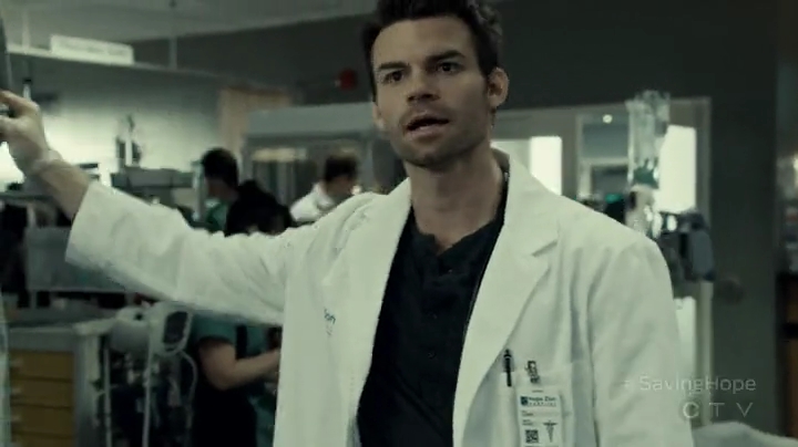 VampireDiariesWorld-dot-org_SavingHope2x01-0441.jpg