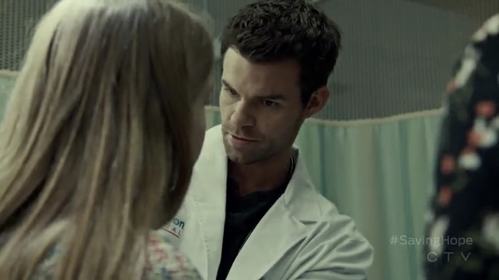 VampireDiariesWorld-dot-org_SavingHope2x01-0455.jpg