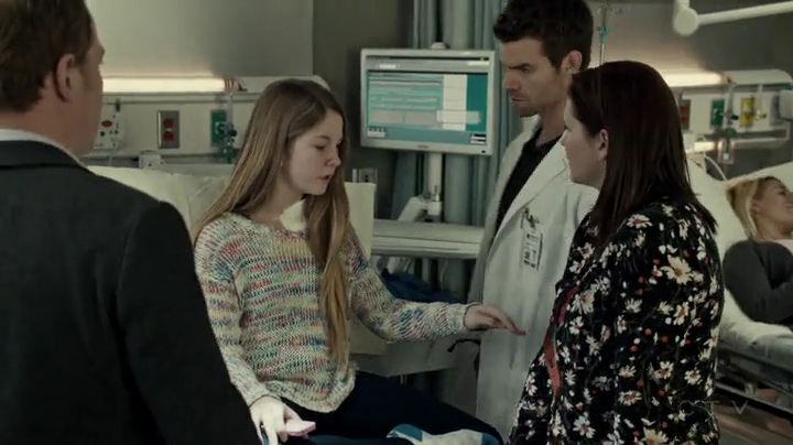 VampireDiariesWorld-dot-org_SavingHope2x01-0955.jpg