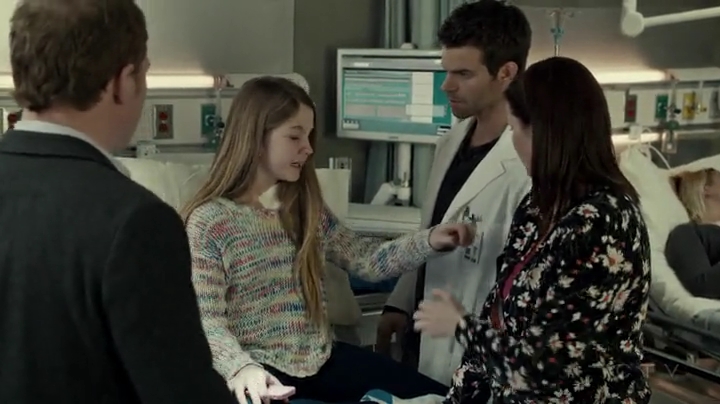 VampireDiariesWorld-dot-org_SavingHope2x01-0958.jpg