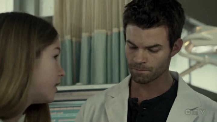 VampireDiariesWorld-dot-org_SavingHope2x01-0961.jpg