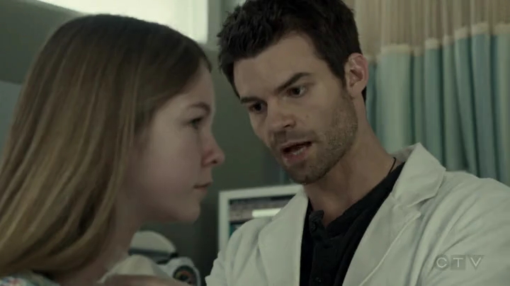 VampireDiariesWorld-dot-org_SavingHope2x01-0978.jpg