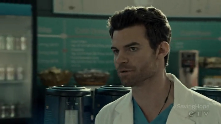 VampireDiariesWorld-dot-org_SavingHope2x01-1444.jpg