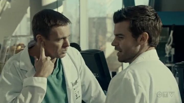 VampireDiariesWorld-dot-org_SavingHope2x01-1459.jpg