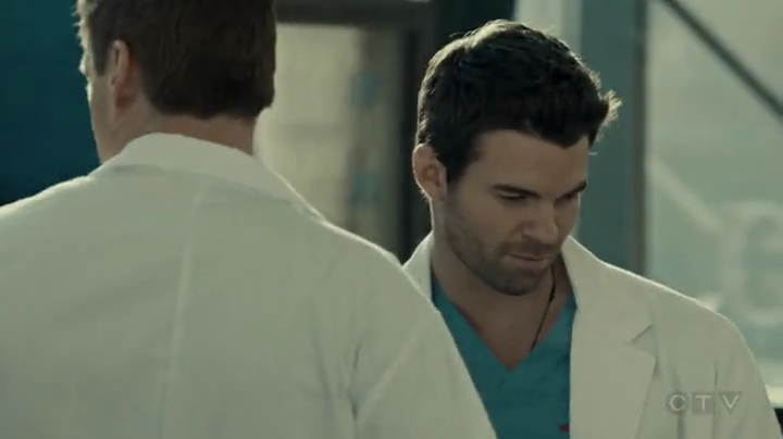 VampireDiariesWorld-dot-org_SavingHope2x01-1461.jpg