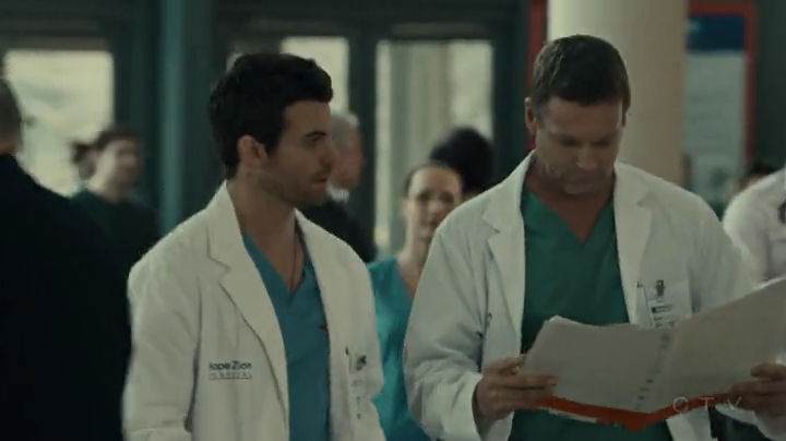 VampireDiariesWorld-dot-org_SavingHope2x01-1470.jpg