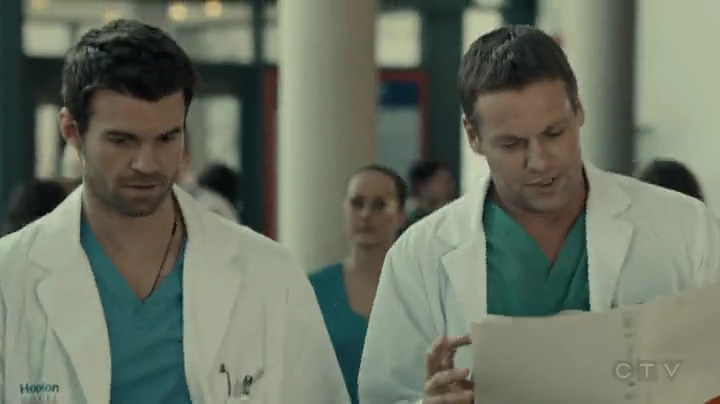 VampireDiariesWorld-dot-org_SavingHope2x01-1473.jpg