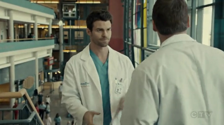 VampireDiariesWorld-dot-org_SavingHope2x01-1505.jpg