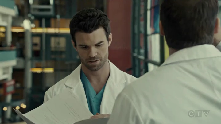 VampireDiariesWorld-dot-org_SavingHope2x01-1508.jpg