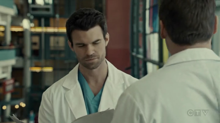 VampireDiariesWorld-dot-org_SavingHope2x01-1514.jpg