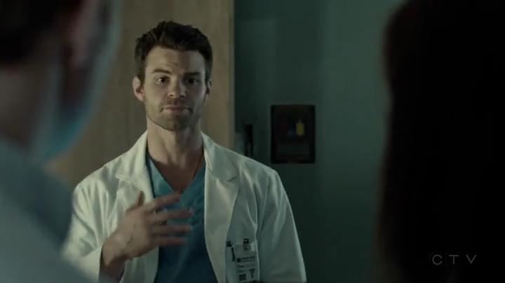 VampireDiariesWorld-dot-org_SavingHope2x01-2258.jpg