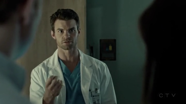 VampireDiariesWorld-dot-org_SavingHope2x01-2261.jpg