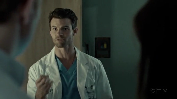 VampireDiariesWorld-dot-org_SavingHope2x01-2262.jpg