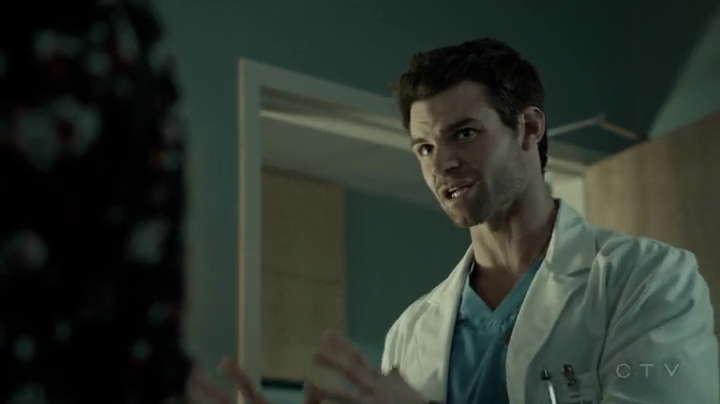 VampireDiariesWorld-dot-org_SavingHope2x01-2267.jpg