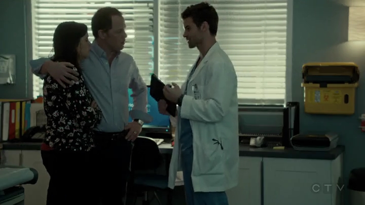 VampireDiariesWorld-dot-org_SavingHope2x01-2273.jpg