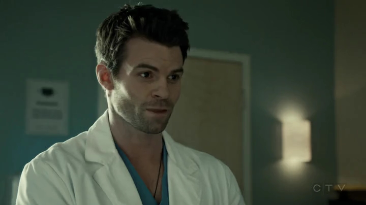 VampireDiariesWorld-dot-org_SavingHope2x01-2344.jpg