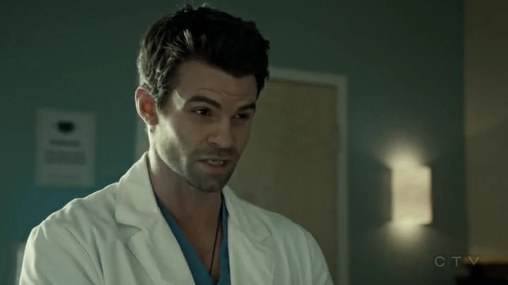 VampireDiariesWorld-dot-org_SavingHope2x01-2346.jpg