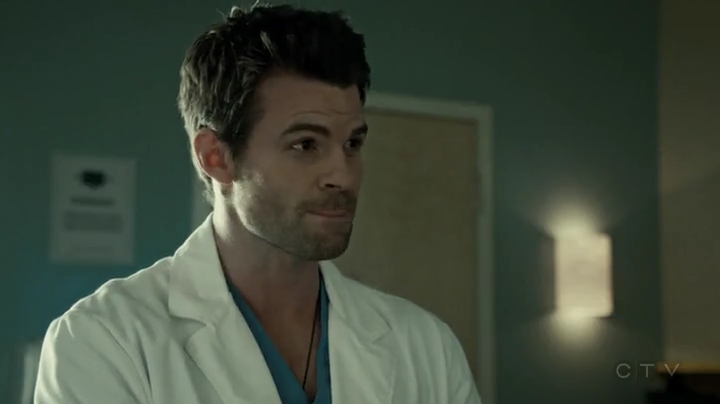 VampireDiariesWorld-dot-org_SavingHope2x01-2353.jpg