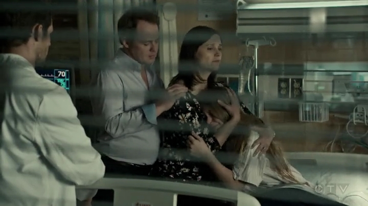 VampireDiariesWorld-dot-org_SavingHope2x01-2364.jpg