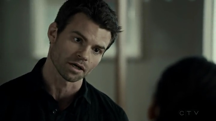 VampireDiariesWorld-dot-org_SavingHope2x03-0467.jpg