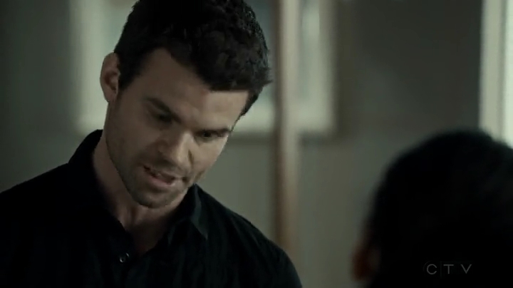 VampireDiariesWorld-dot-org_SavingHope2x03-0469.jpg