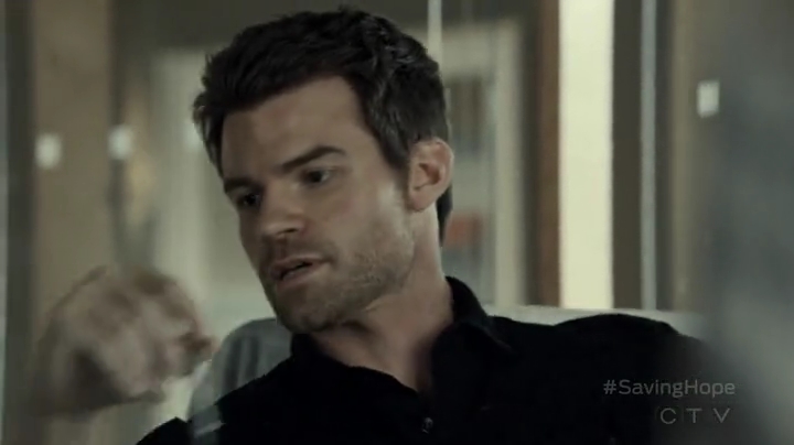 VampireDiariesWorld-dot-org_SavingHope2x03-0998.jpg