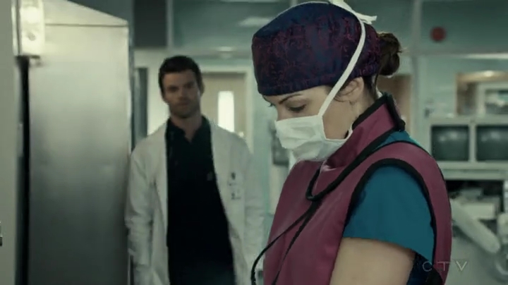 VampireDiariesWorld-dot-org_SavingHope2x03-1520.jpg