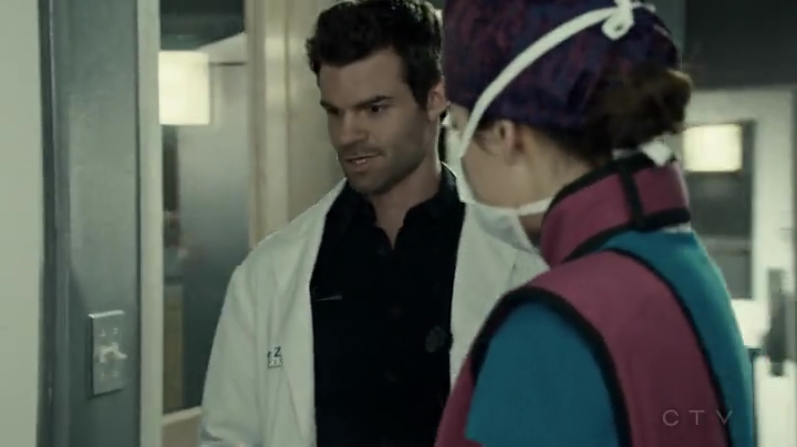 VampireDiariesWorld-dot-org_SavingHope2x03-1523.jpg