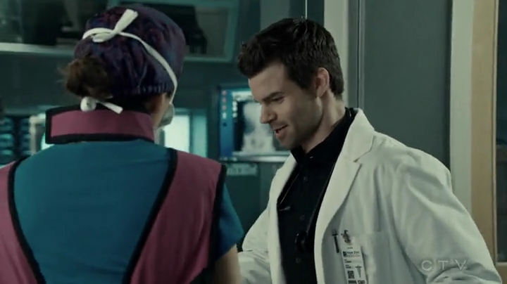 VampireDiariesWorld-dot-org_SavingHope2x03-1527.jpg