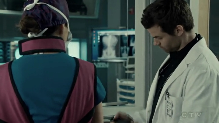 VampireDiariesWorld-dot-org_SavingHope2x03-1545.jpg