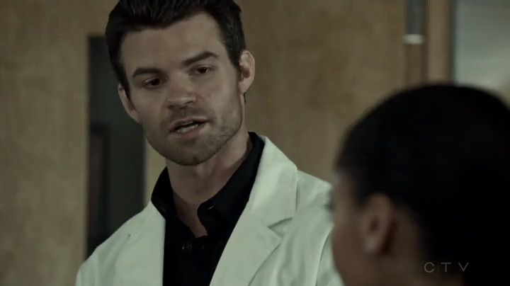 VampireDiariesWorld-dot-org_SavingHope2x03-1606.jpg