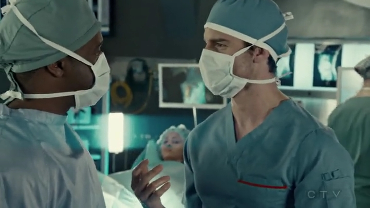 VampireDiariesWorld-dot-org_SavingHope2x03-1832.jpg