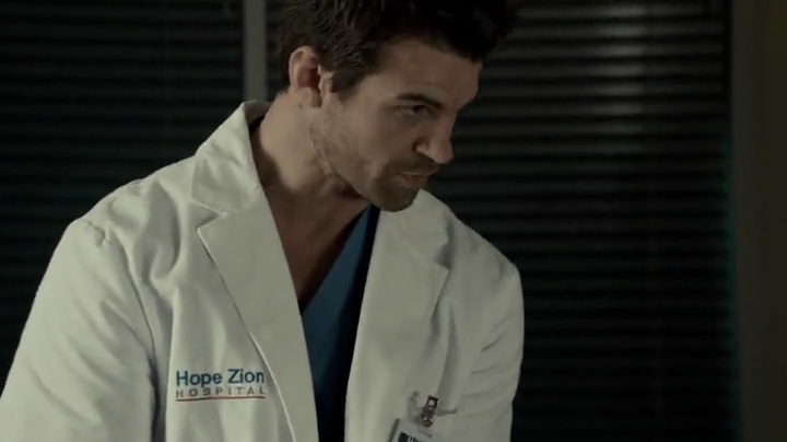 VampireDiariesWorld-dot-org_SavingHope2x03-2171.jpg