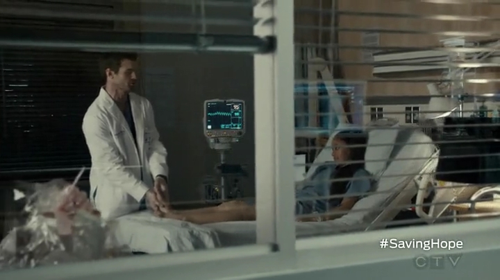 VampireDiariesWorld-dot-org_SavingHope2x03-2177.jpg