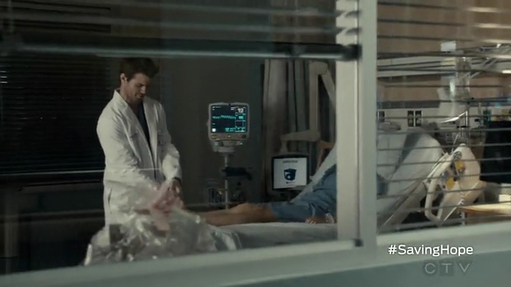 VampireDiariesWorld-dot-org_SavingHope2x03-2179.jpg