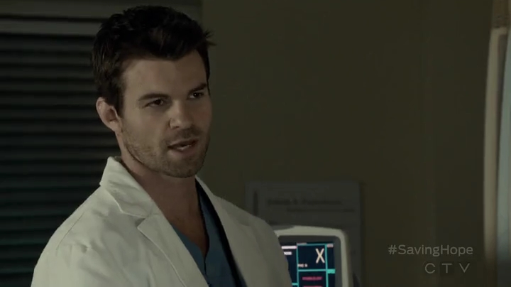 VampireDiariesWorld-dot-org_SavingHope2x03-2196.jpg